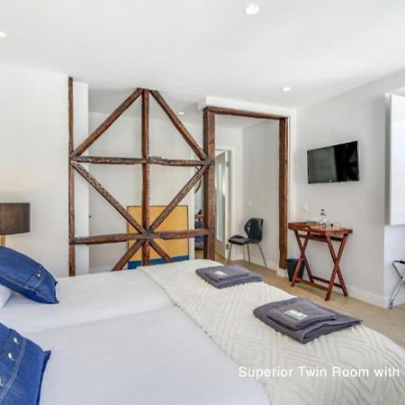 Bairro House Lisbon Charming Suites ภายนอก รูปภาพ